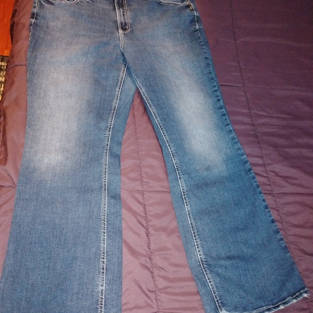 Silver Jeans Classic Blue Suki Bootcut